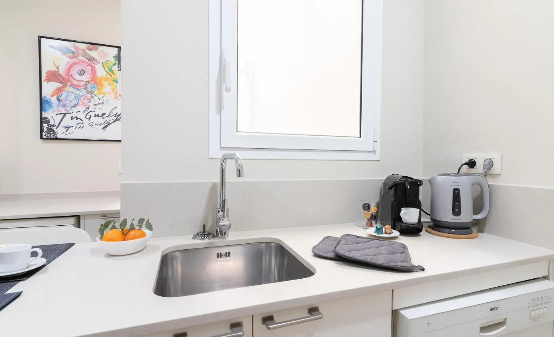 My Space Barcelona - Spacious And Modern Apartment Near The Hospital Clinic Spain