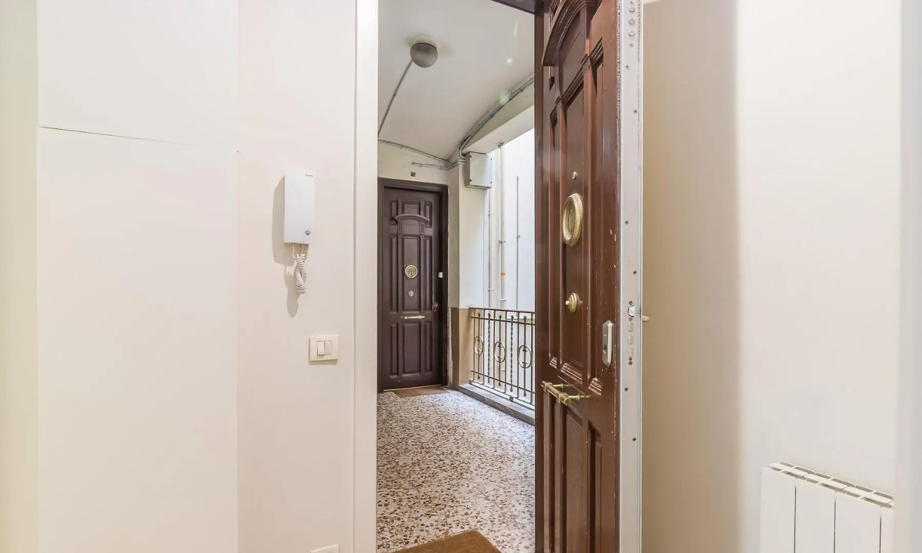 My Space Barcelona - Spacious And Modern Apartment Near The Hospital Clinic