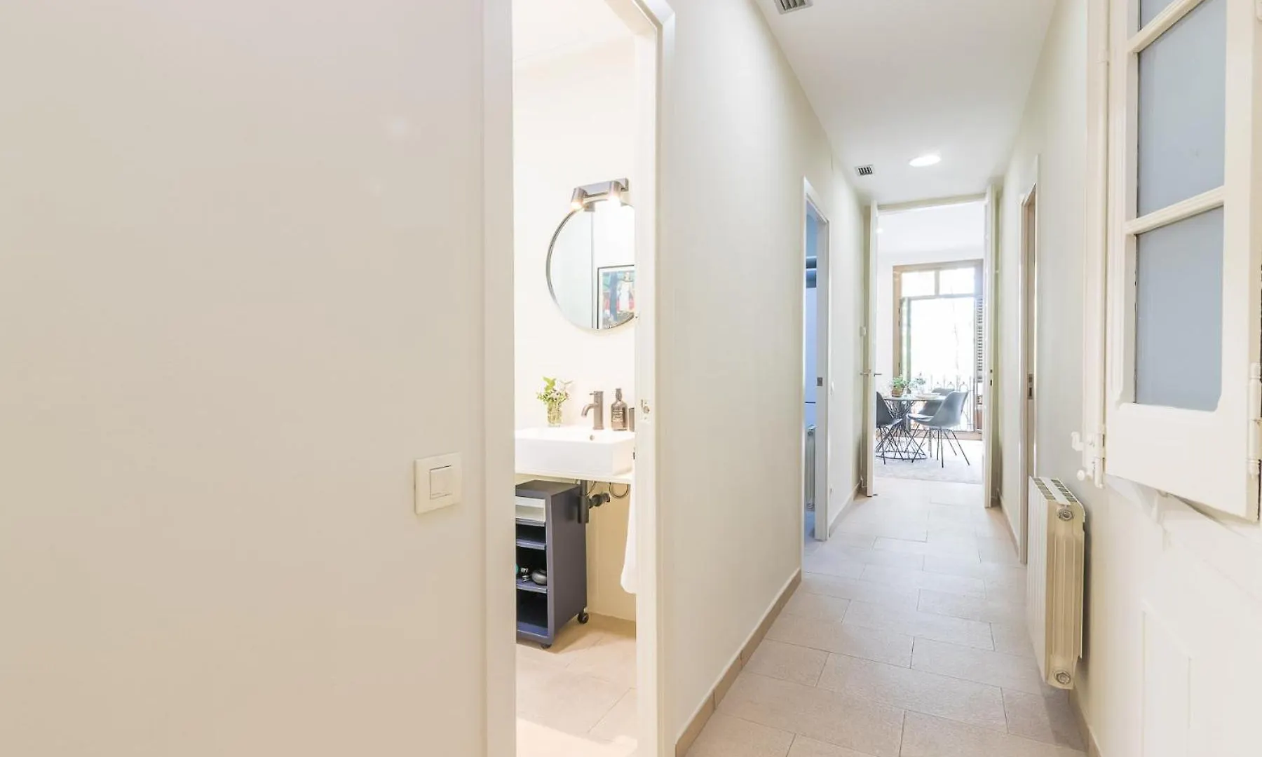 My Space Barcelona - Spacious And Modern Apartment Near The Hospital Clinic