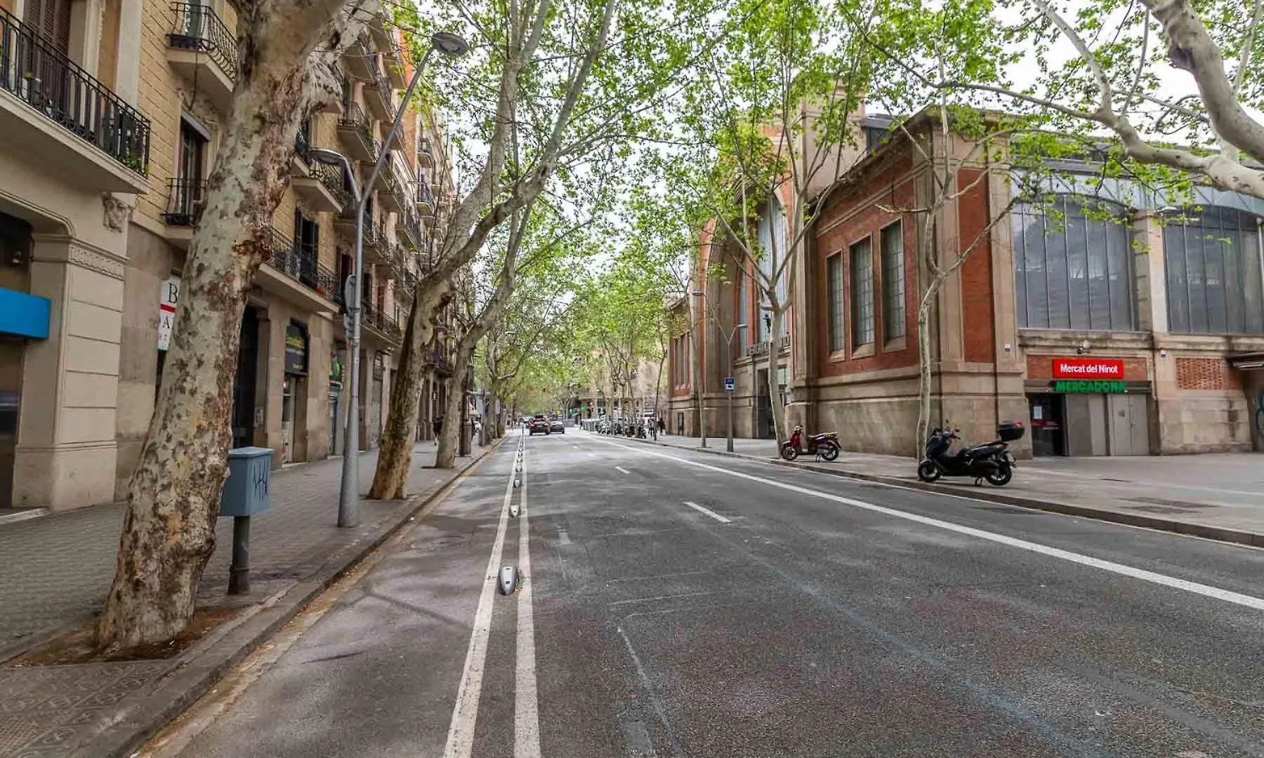 My Space Barcelona - Spacious And Modern Apartment Near The Hospital Clinic Spain